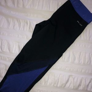 Nike Pro cropped pants